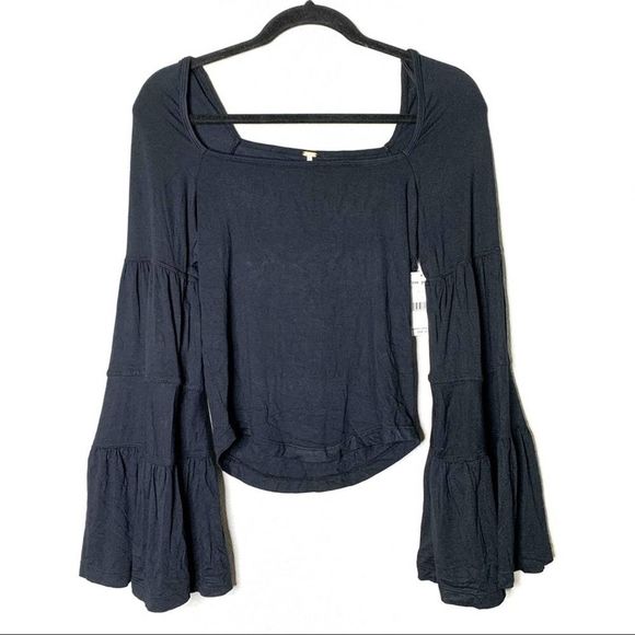 Elegant Black Women's Top - Picture 2 of 8